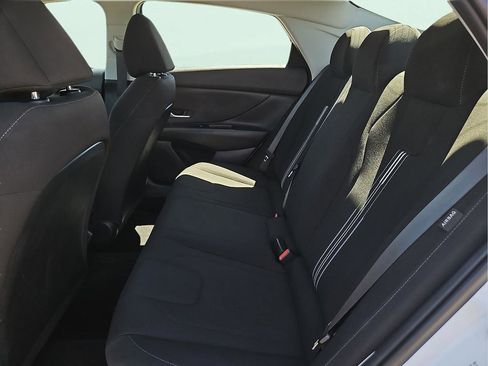 Used 2024 Hyundai Elantra SEL FWD image 8