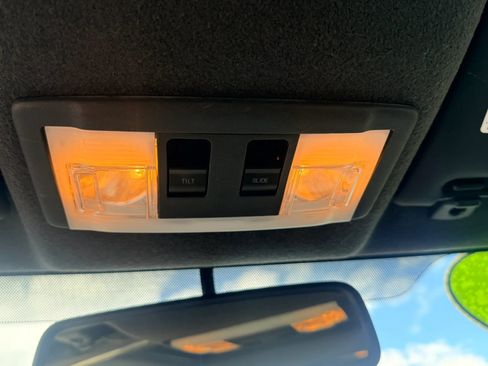 Used 2010 Ford Focus SES FWD image 16