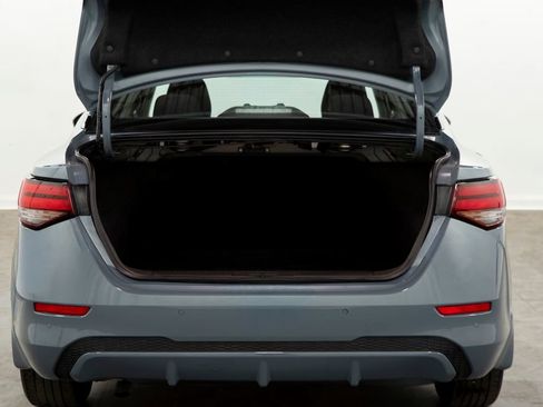 Used 2025 Nissan Sentra SV image 12