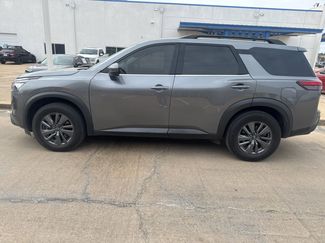 Used 2023 Nissan Pathfinder SV video 2