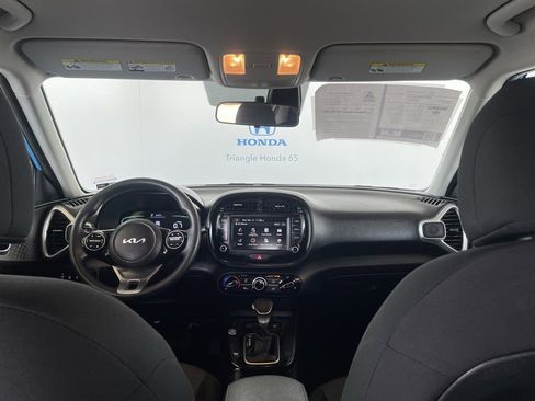 Used 2024 Kia Soul LX image 8