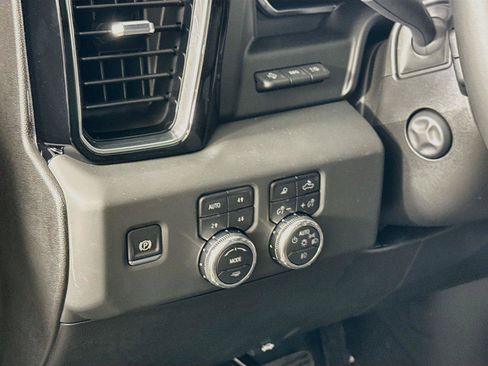 Used 2026 GMC Sierra 1500 Denali w/ Technology Package AWD/4WD image 4