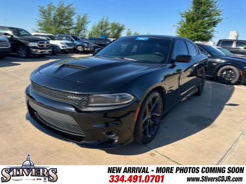 Used 2022 Dodge Charger R/T w/ Driver Convenience Group image 3