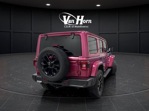 Used 2021 Jeep Wrangler Unlimited Sahara w/ Cold Weather Group AWD/4WD image 7