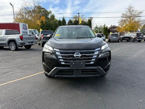 Used 2024 Nissan Rogue SV image 12