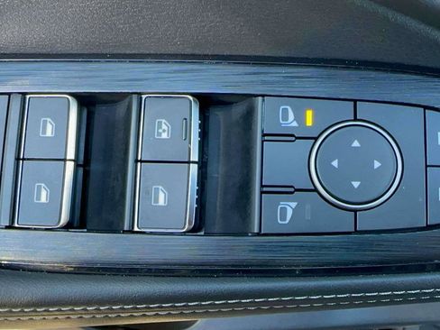 Used 2022 Nissan Rogue SL w/ SL Premium Package image 14