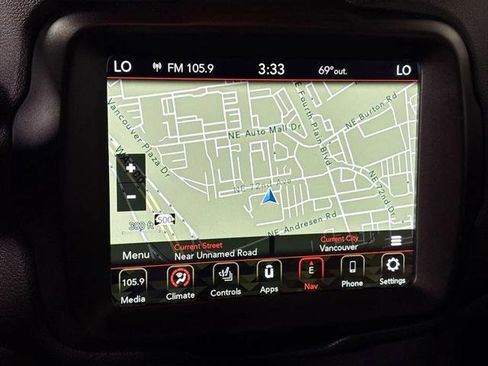 Certified 2023 Jeep Renegade Latitude w/ Sun/Sound Group AWD/4WD image 17
