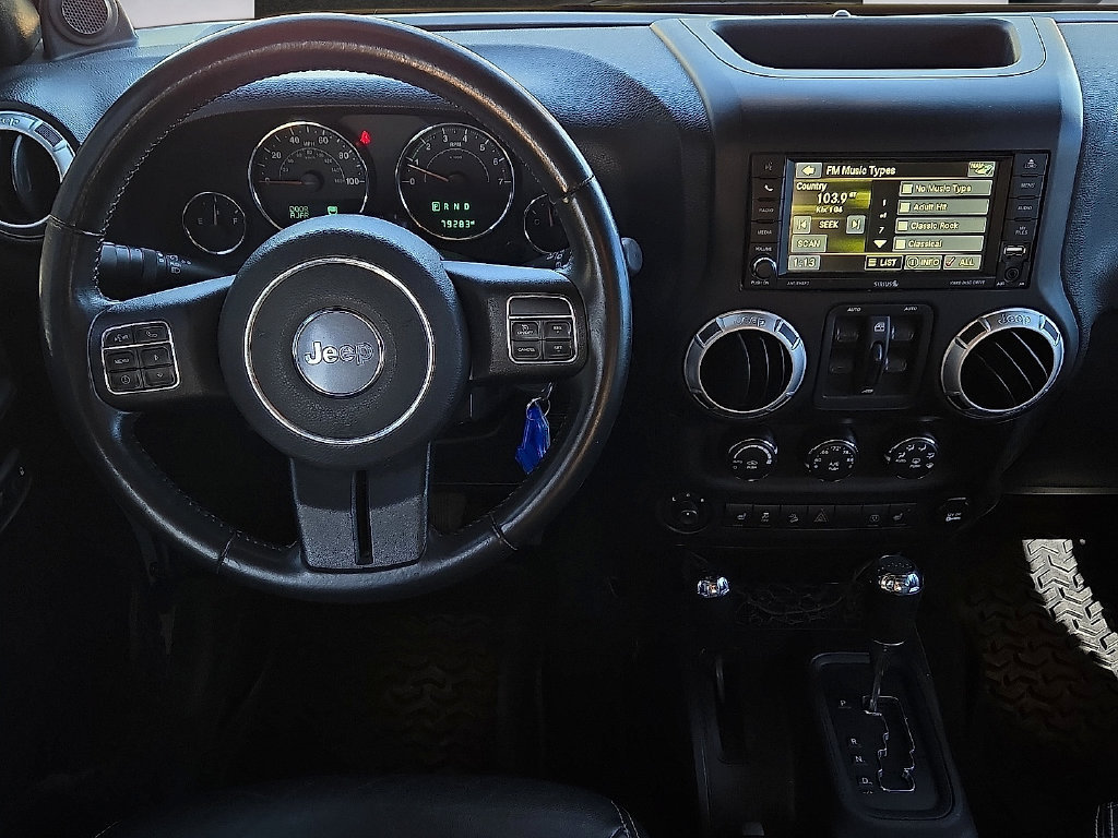 Used 2014 Jeep Wrangler Unlimited Rubicon w/ Connectivity Group AWD/4WD image 10