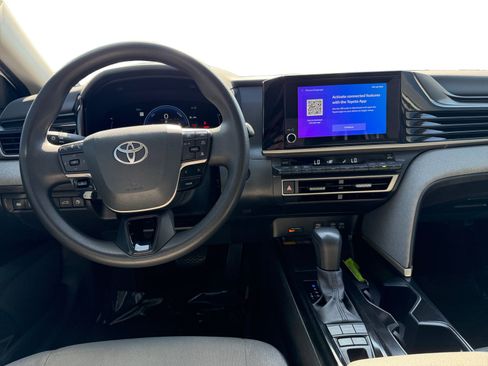 Used 2025 Toyota Camry LE FWD image 10