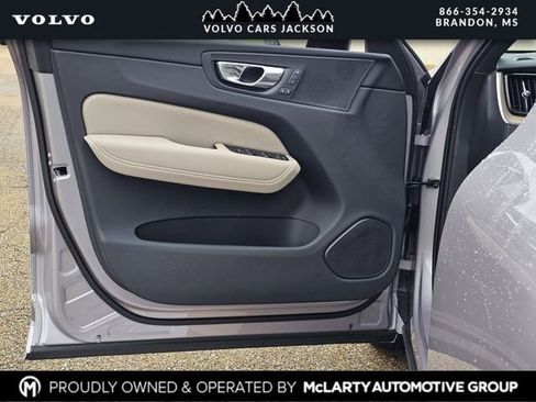 New 2026 Volvo XC60 B5 Plus w/ Protection Package Premier AWD/4WD image 12