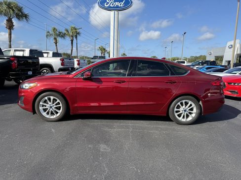 Used 2019 Ford Fusion SE FWD image 7