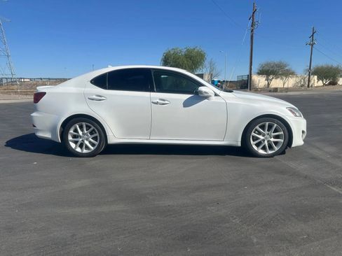 Used 2013 Lexus IS 250 w/ Premium Pkg Value Edition RWD image 4