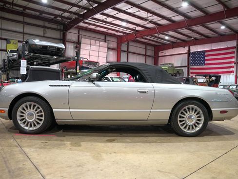 Used 2004 Ford Thunderbird Deluxe image 16