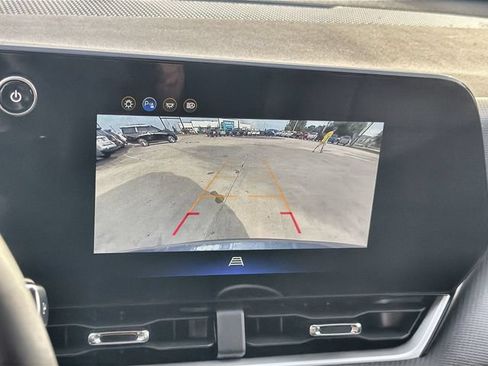 Used 2026 Chevrolet Equinox LT FWD image 14