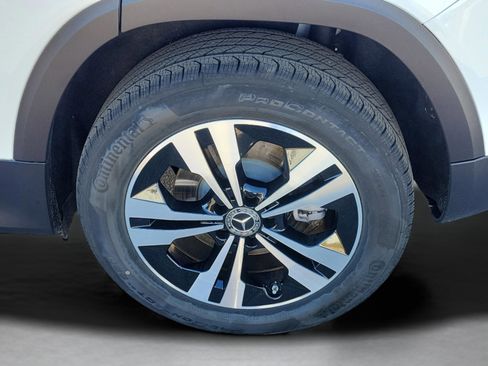 Certified 2025 Mercedes-Benz GLB 250 image 34