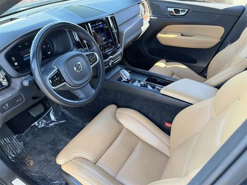 Used 2022 Volvo XC60 B5 Inscription w/ Advanced Package image 19