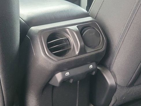 Used 2018 Jeep Wrangler Unlimited Sport S image 23