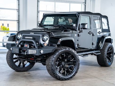 Used 2014 Jeep Wrangler Unlimited Rubicon w/ Connectivity Group image 2