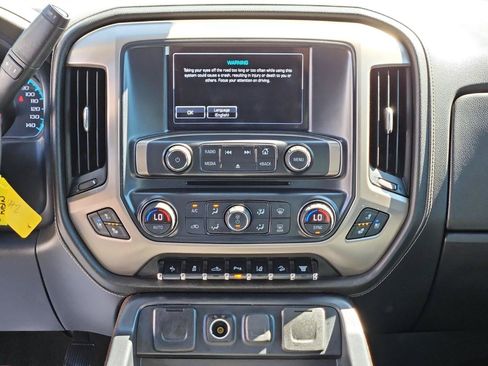 Used 2018 GMC Sierra 2500 Denali w/ Duramax Plus Package AWD/4WD image 9