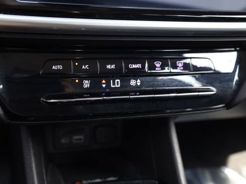 Used 2023 Chevrolet Bolt EUV LT FWD image 23