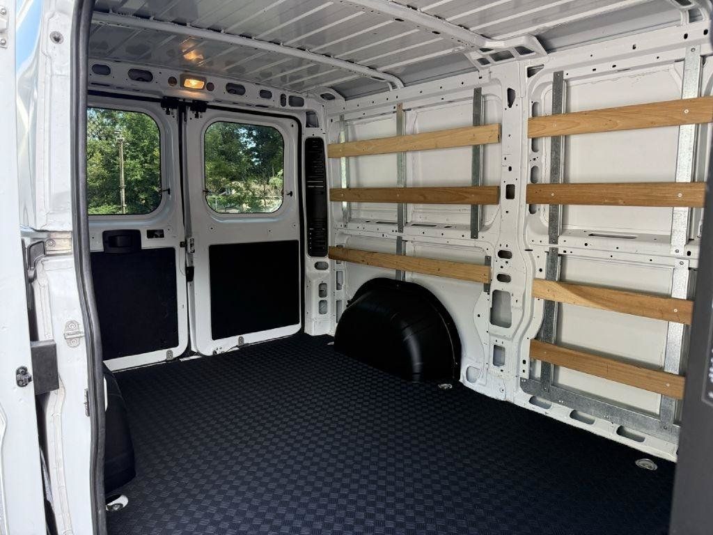Used 2025 RAM ProMaster 2500 w/ U-Haul Equipment Group FWD image 23