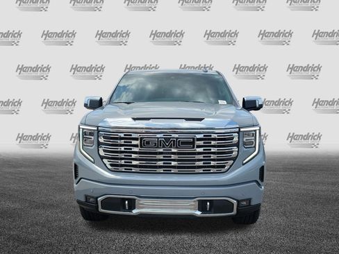 Used 2025 GMC Sierra 1500 Denali w/ Technology Package AWD/4WD image 9