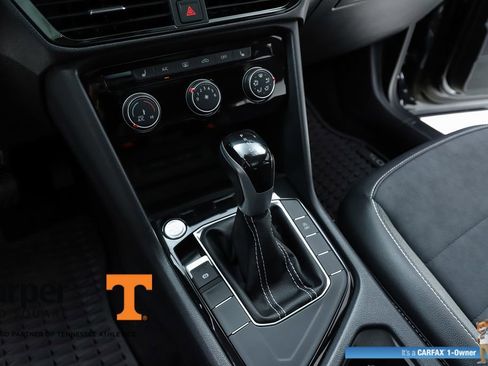 Used 2023 Volkswagen Taos SE w/ Panoramic Sunroof Package FWD image 62