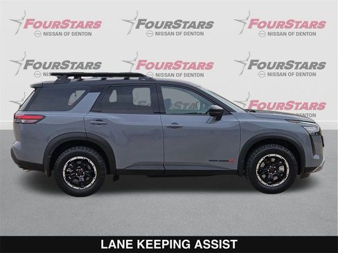 New 2026 Nissan Pathfinder SV image 3