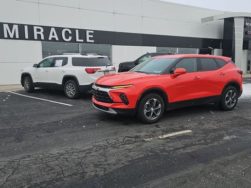 Used 2025 Chevrolet Blazer LT image 1