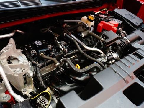 Certified 2025 Nissan Kicks SV AWD/4WD image 62