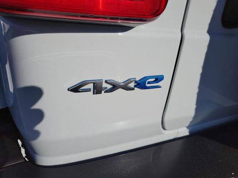 Used 2023 Jeep Wrangler Sahara w/ Cold Weather Group image 37