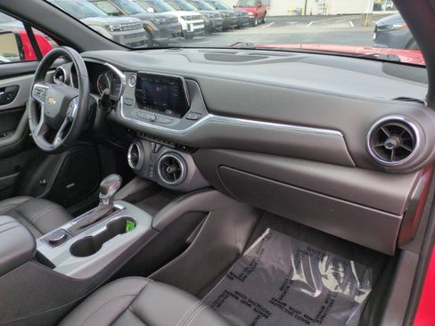 Used 2022 Chevrolet Blazer LT w/ Sound & Technology Package FWD image 40