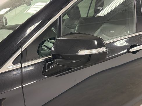 Used 2023 Cadillac XT6 Premium Luxury FWD image 12