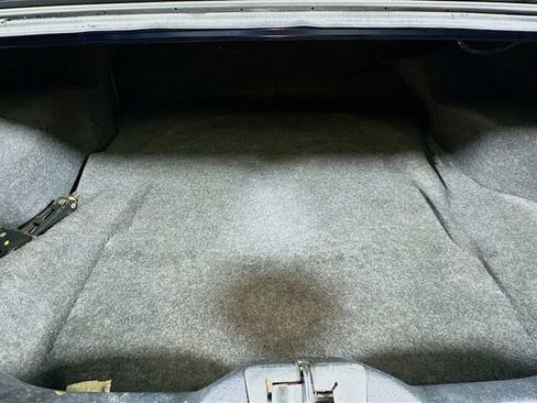 Used 2011 Ford Mustang Premium image 21