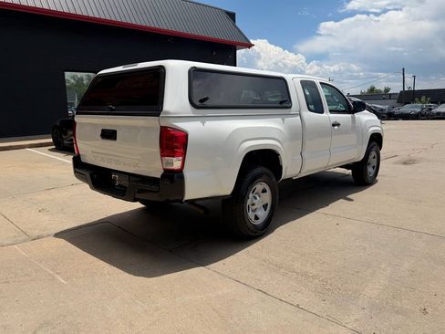 Used 2016 Toyota Tacoma SR RWD image 9