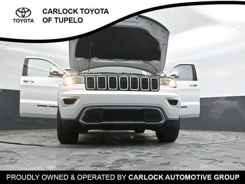 Used 2018 Jeep Grand Cherokee Limited image 48