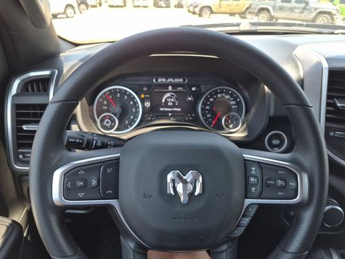 New 2026 RAM 1500 Express AWD/4WD image 16