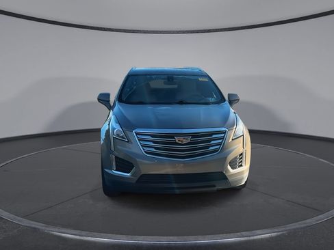 Used 2017 Cadillac XT5 FWD image 3
