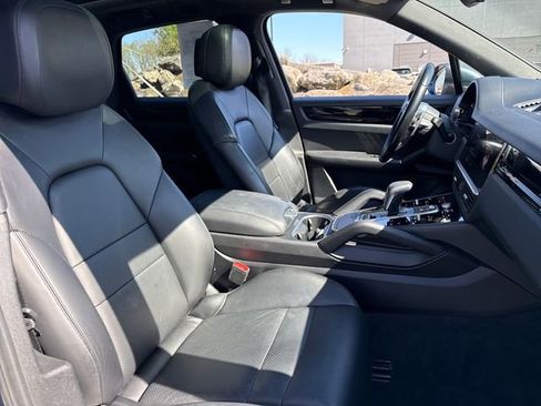 Used 2019 Porsche Cayenne AWD/4WD image 11