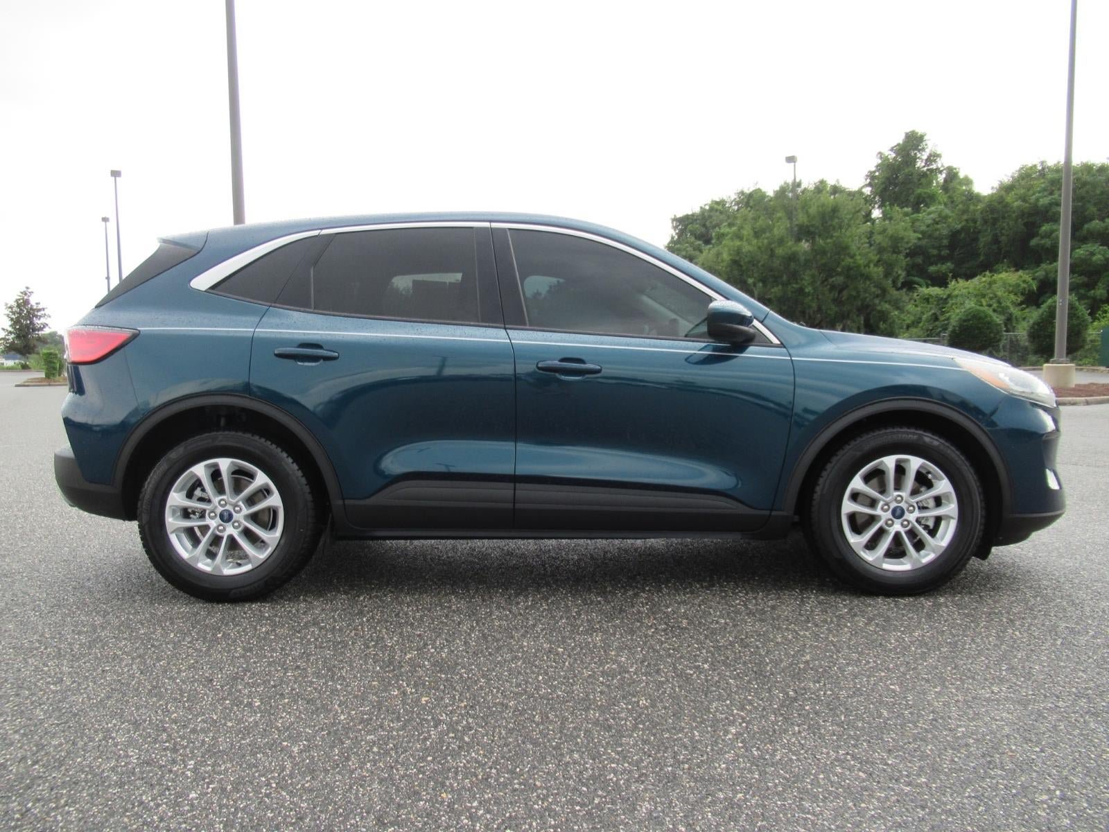 Used 2020 Ford Escape SE FWD image 2