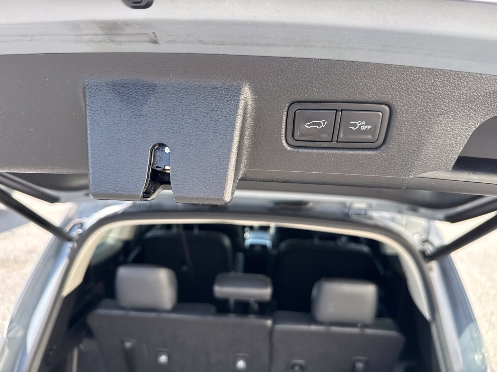 Used 2025 Kia Telluride S FWD image 11