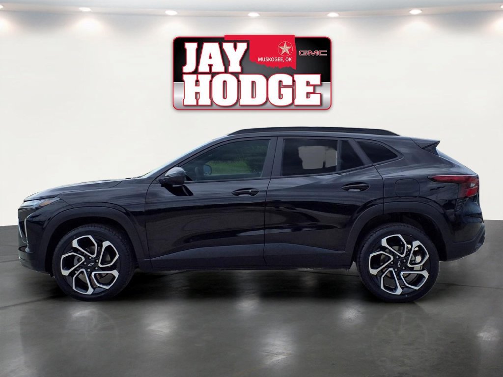 Used 2025 Chevrolet Trax RS FWD image 4