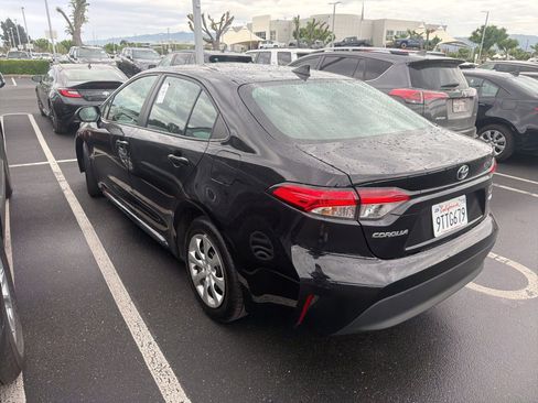 Used 2025 Toyota Corolla LE image 4