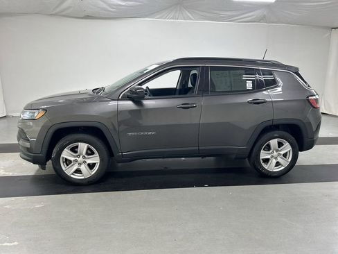 Used 2022 Jeep Compass Latitude w/ Convenience Group AWD/4WD image 6