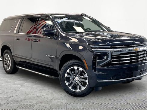 New 2026 Chevrolet Suburban LT w/ Comfort Package AWD/4WD image 2