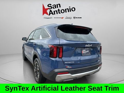 Used 2025 Kia Sorento S AWD/4WD image 11