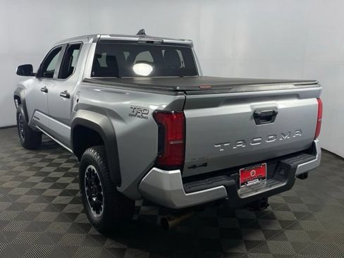Used 2025 Toyota Tacoma TRD Off-Road AWD/4WD image 6
