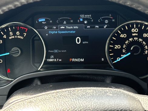 Used 2018 Ford F150 Lariat w/ Equipment Group 501A Mid image 12