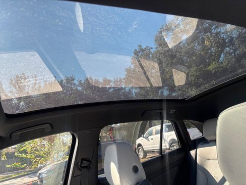 Used 2022 Volkswagen ID.4 Pro S image 15