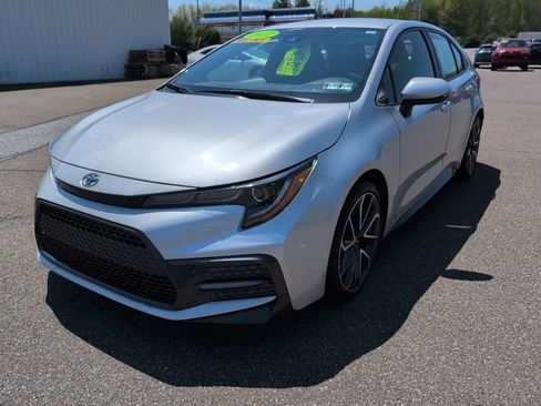 Used 2022 Toyota Corolla SE FWD image 2